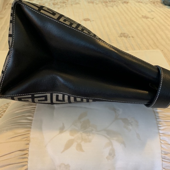 Givenchy AuthenticVintage Rare  Monogramed and side leather Black and Gr… - Picture 4 of 16